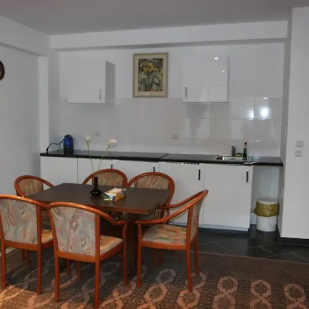 The Crestline Daire Hannover