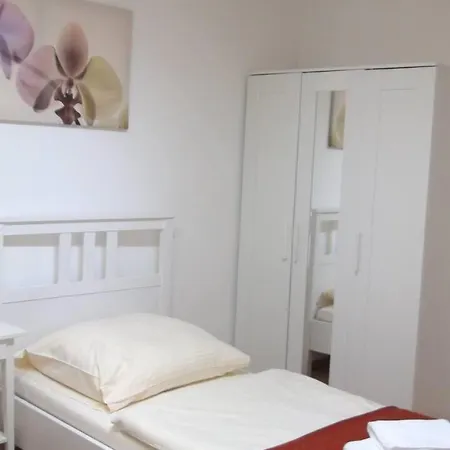 The Crestline Apartment *